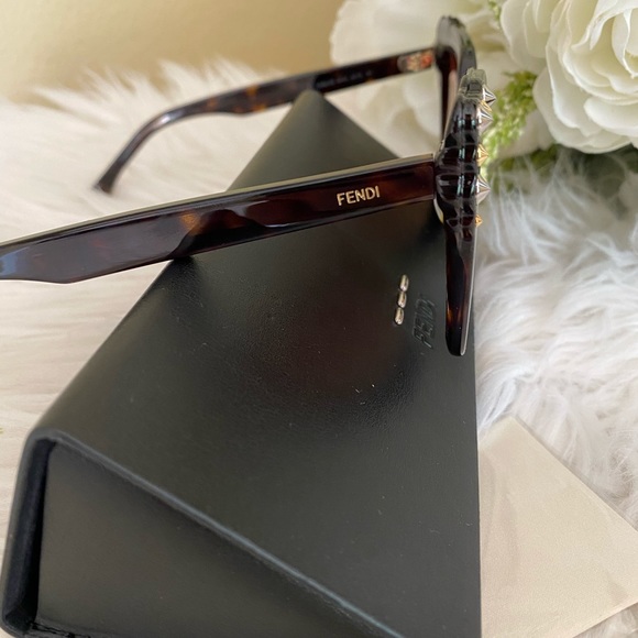 Authentic fendi 52mm Square Sunglasses - Picture 8 of 8